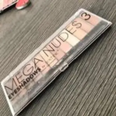 meganudes